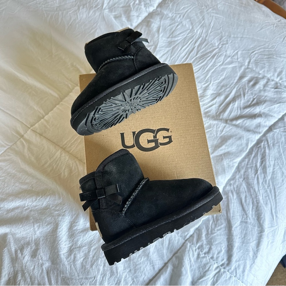 Ugg Toddlers 6T Mini Bailey Bow II Boots Black